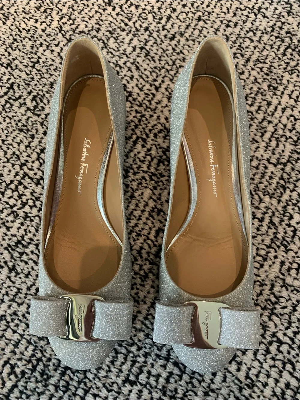 NWT Salvatore Ferragamo Silver Glitter Varina Bow Flats with Logo Plate 71/2